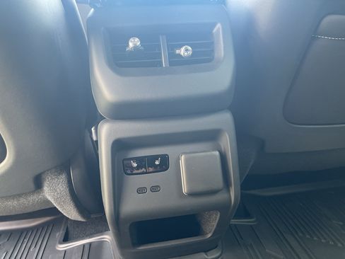 Used 2025 Cadillac Optiq Sport 2 w/ LPO, Floor Liner Package AWD/4WD image 29