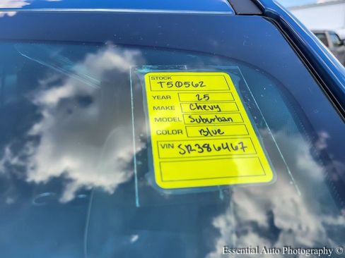 New 2025 Chevrolet Suburban Premier w/ Sun And Tow Package image 22