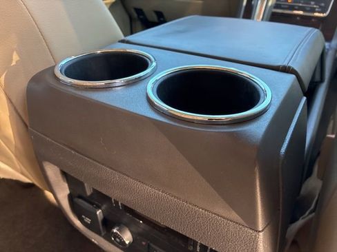 Used 2016 Lincoln Navigator Reserve image 31