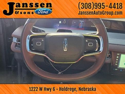 Used 2025 Lincoln Navigator L Reserve AWD/4WD image 14