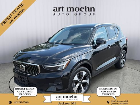 Used 2023 Volvo XC40 B5 Plus w/ Climate Package AWD/4WD image 1