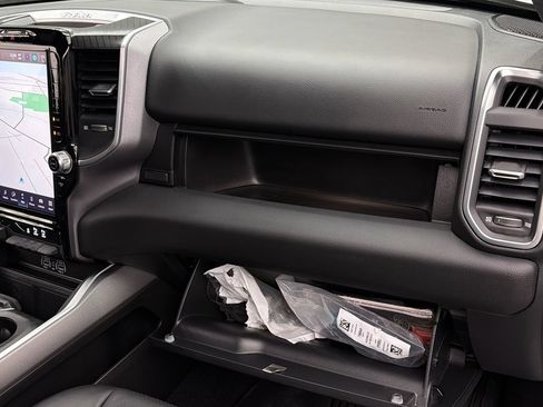 Used 2025 RAM 1500 Big Horn AWD/4WD image 39