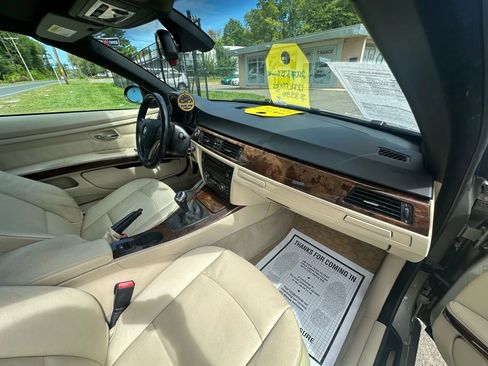 Used 2007 BMW 335i Convertible image 13