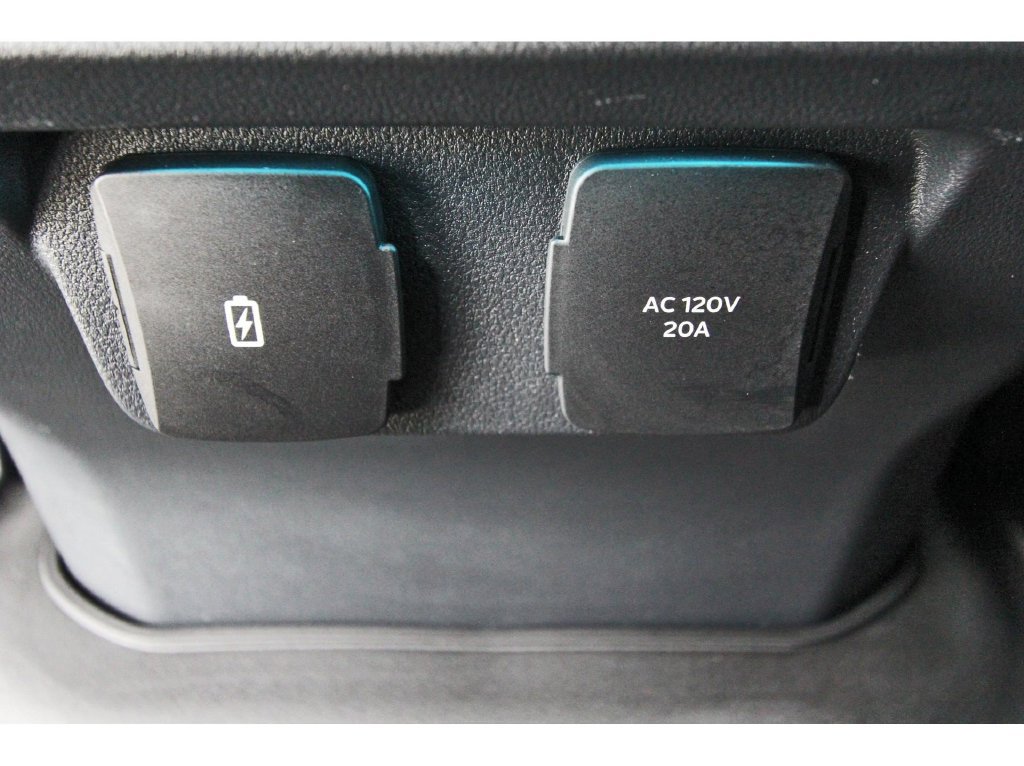 Used 2025 Ford F150 Raptor AWD/4WD image 14