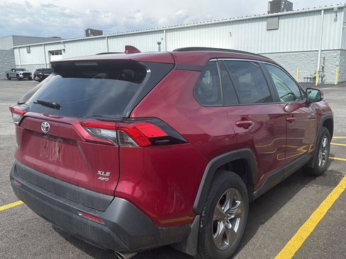 Used 2024 Toyota RAV4 XLE w/ Convenience Package image 7