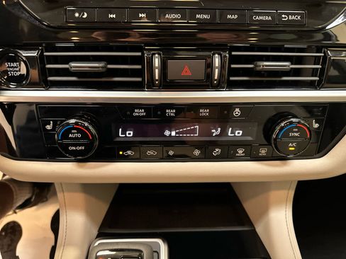 New 2025 Nissan Pathfinder SL image 18