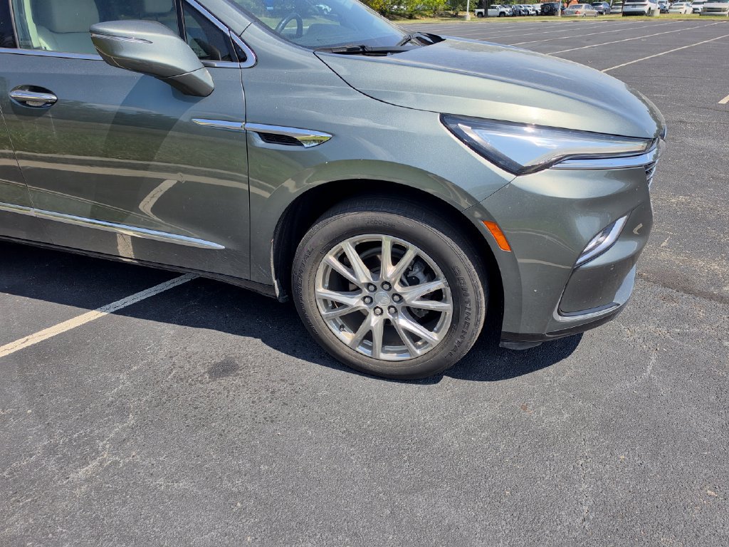 Used 2023 Buick Enclave Essence w/ Experience Buick Package FWD image 2