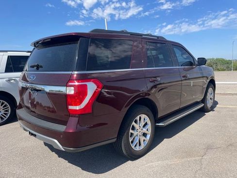 Used 2020 Ford Expedition XLT w/ Equipment Group 202A AWD/4WD image 3