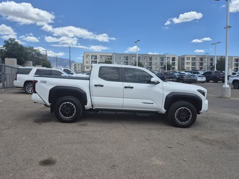 Certified 2024 Toyota Tacoma TRD Off-Road w/ TRD Off Road Premium Package AWD/4WD image 6
