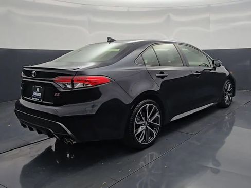 Used 2021 Toyota Corolla SE w/ SE Premium Package FWD image 12