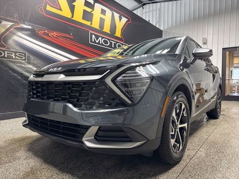 Used 2024 Kia Sportage EX image 2