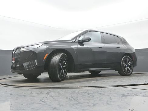 Used 2023 BMW iX xDrive50 w/ Sport Package image 30