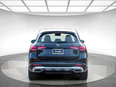New 2026 Mercedes-Benz GLC 300 4MATIC image 3