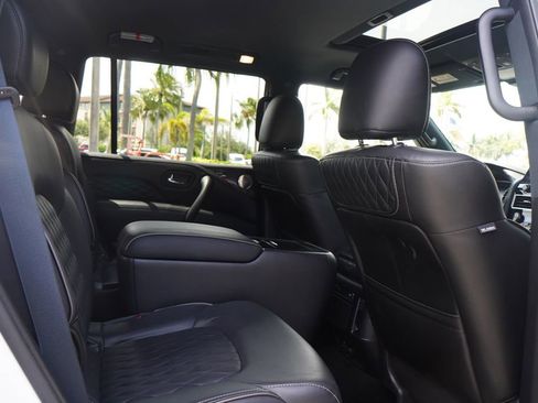 Used 2024 INFINITI QX80 Sensory AWD/4WD image 19