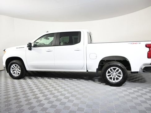 Used 2022 Chevrolet Silverado 1500 LT image 3
