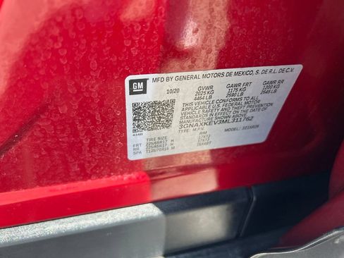 Used 2021 Chevrolet Equinox LT FWD image 16