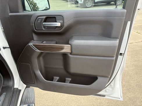 Used 2019 Chevrolet Silverado 1500 RST AWD/4WD image 17