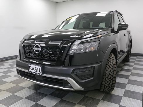 Used 2025 Nissan Pathfinder Rock Creek image 4