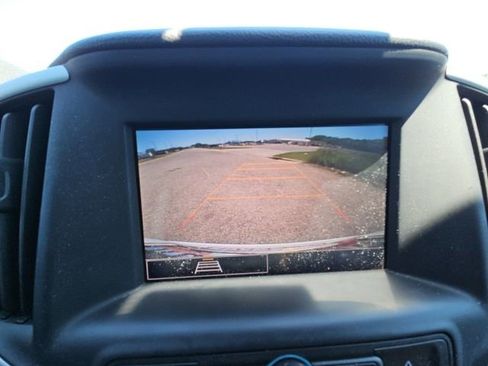 Used 2023 GMC Terrain SLE w/ Driver Convenience Package FWD image 22