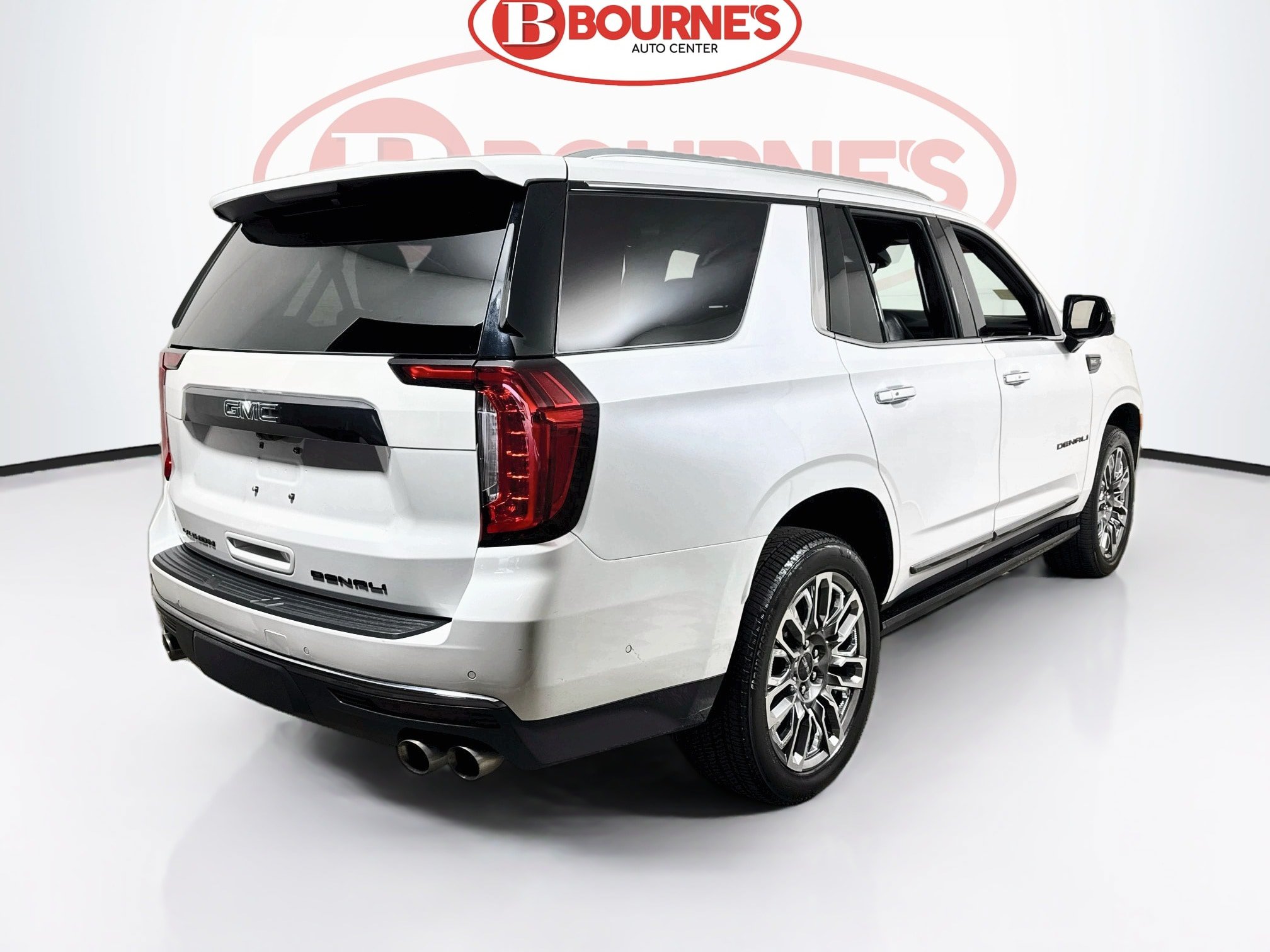 Used 2023 GMC Yukon Denali Ultimate AWD/4WD image 13