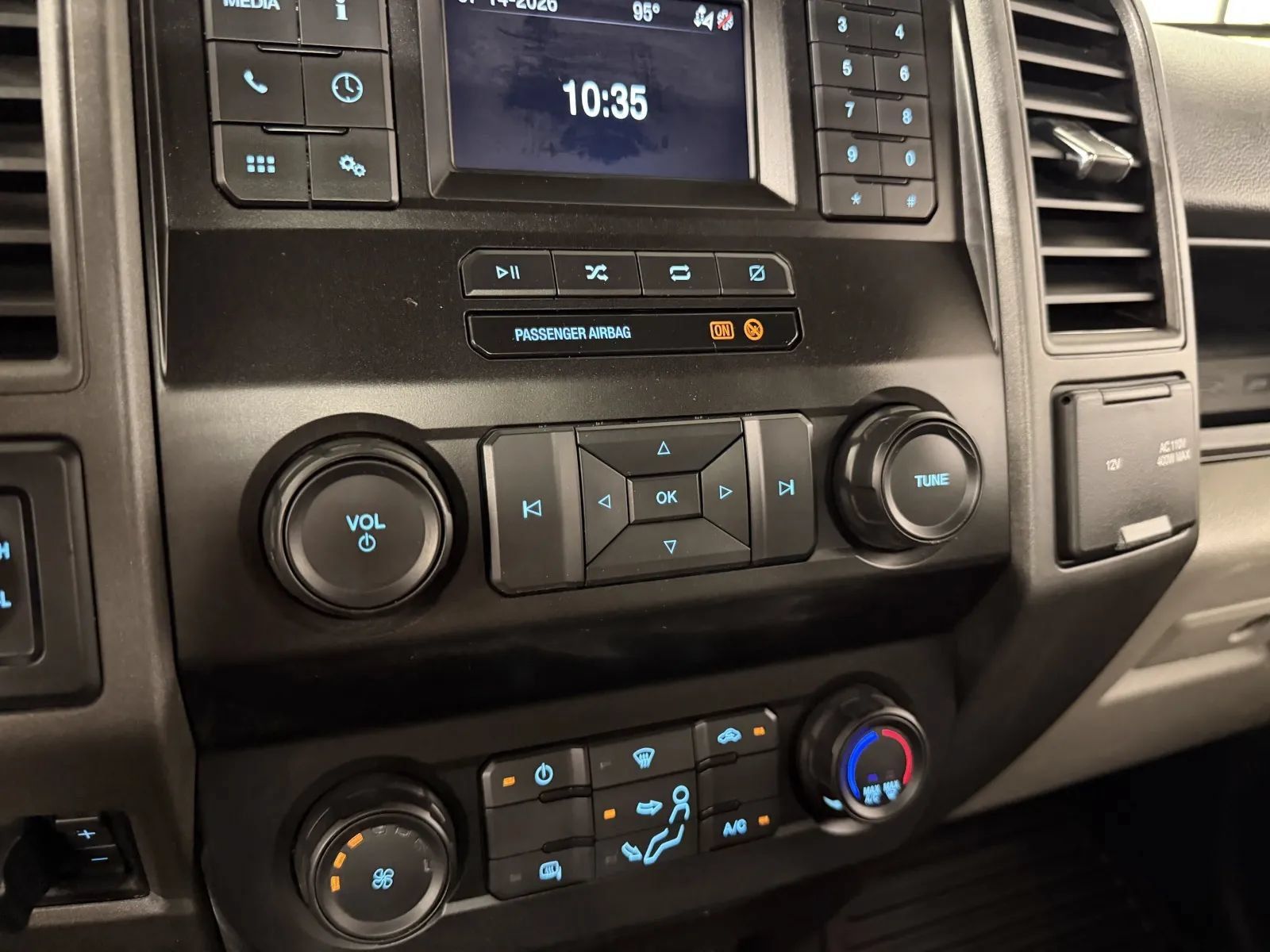 Used 2022 Ford F550 4x4 Regular Cab Super Duty image 20