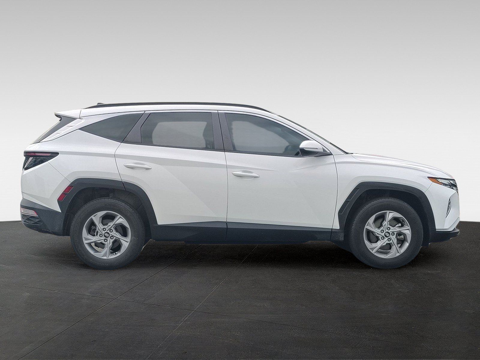 Certified 2023 Hyundai Tucson SEL AWD/4WD image 4