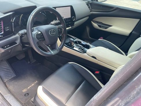 Used 2024 Lexus NX 250 FWD image 6