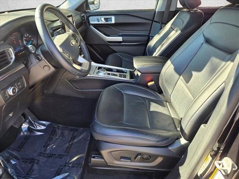 Used 2022 Ford Explorer Limited w/ Equipment Group 301A image 16