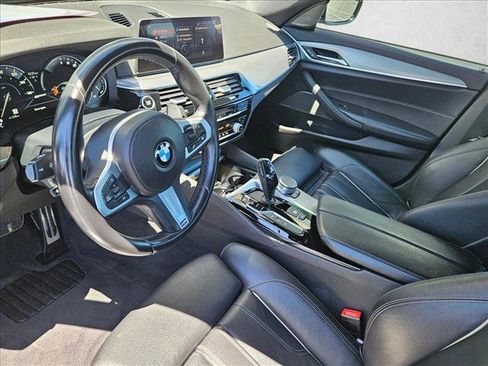 Used 2019 BMW 530e w/ M Sport Package RWD image 10