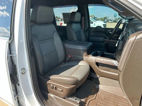 Used 2022 GMC Sierra 3500 Denali w/ Technology Package image 25