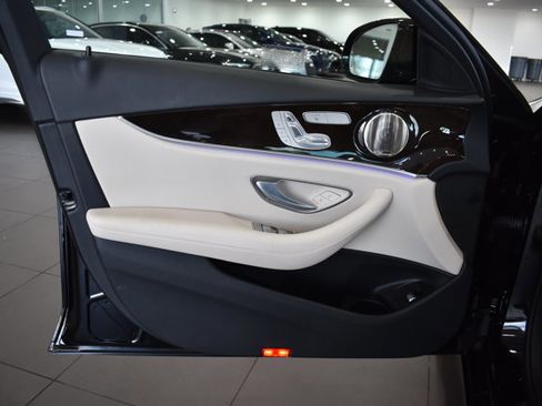 Used 2023 Mercedes-Benz E 350 4MATIC Sedan image 32