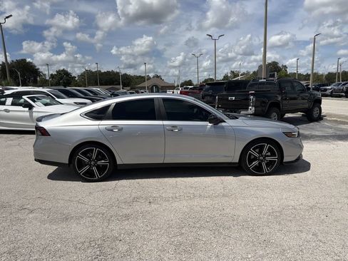 Used 2025 Honda Accord Sport image 3