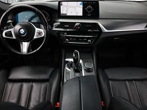Used 2021 BMW 540i w/ M Sport Package RWD image 2