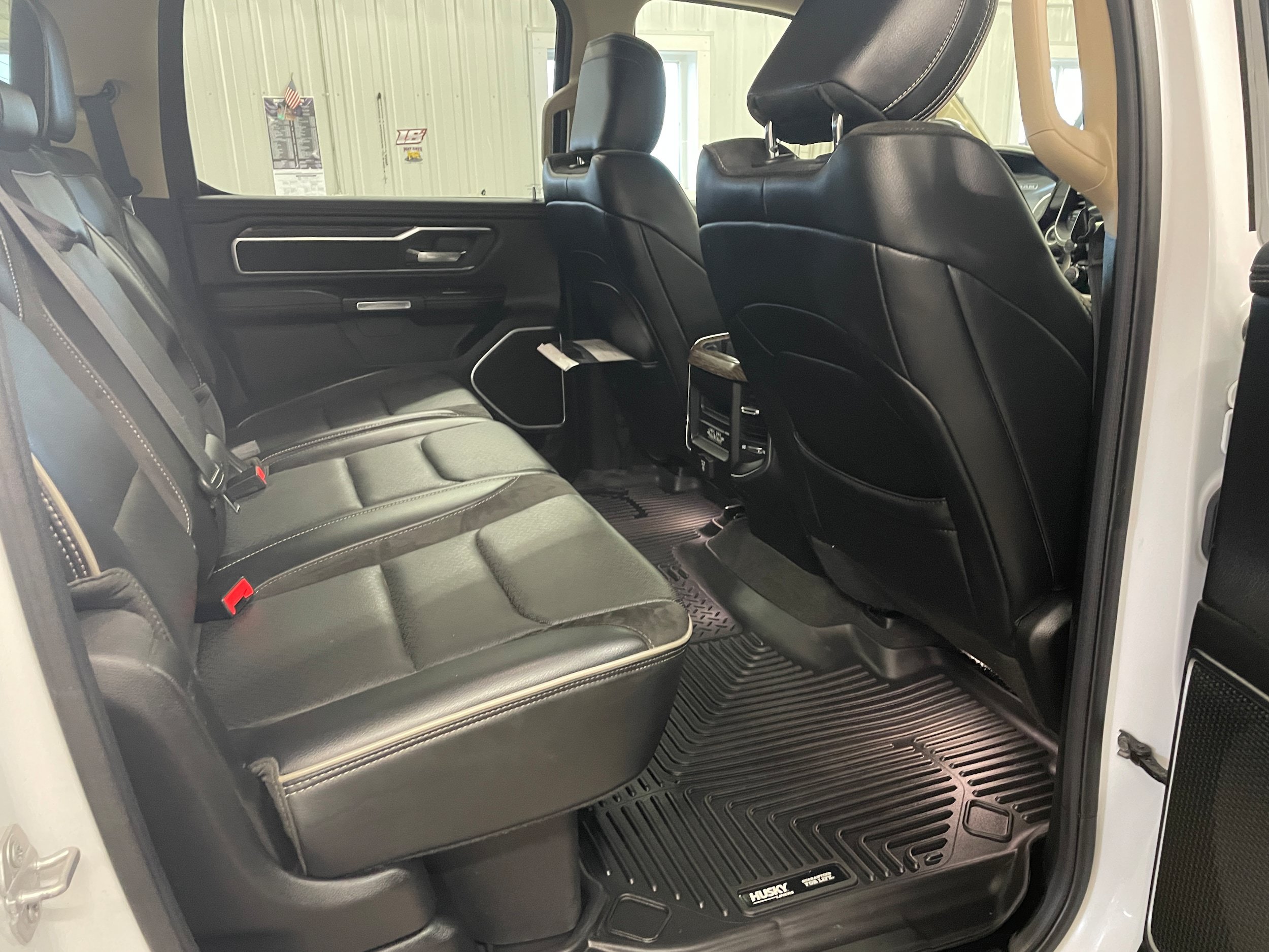 Used 2019 RAM 1500 Laramie AWD/4WD image 31