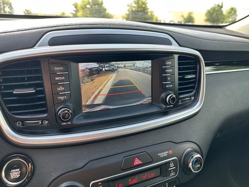 Used 2020 Kia Sorento S AWD/4WD image 27