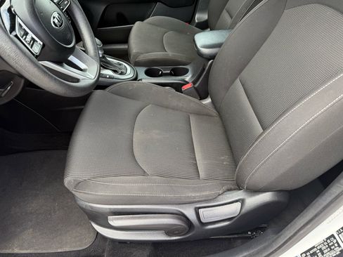 Used 2021 Kia Forte LXS image 9