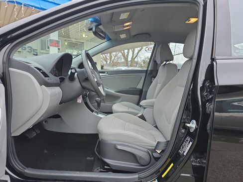 Used 2013 Hyundai Accent GLS w/ Premium Pkg image 10