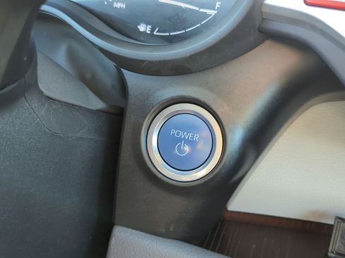 Used 2024 Toyota Sienna XLE image 21