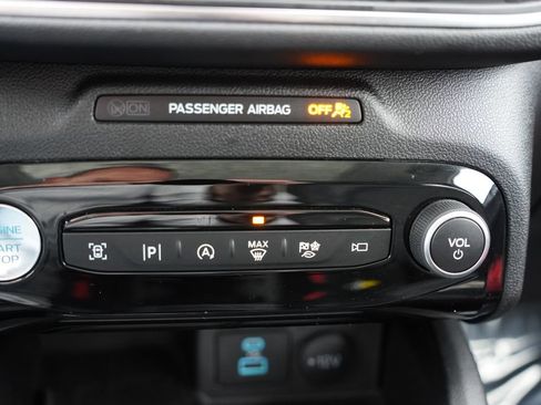 Certified 2023 Ford Escape Platinum image 34