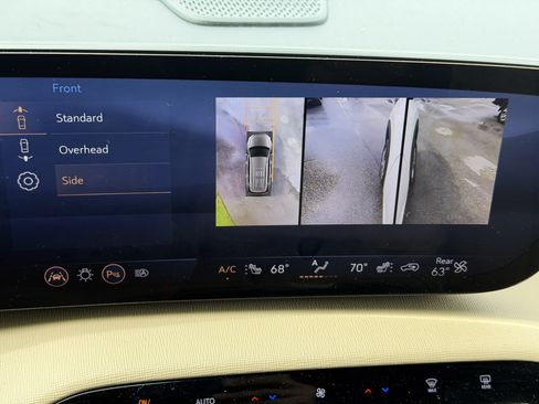 Used 2025 Buick Enclave Preferred FWD image 10