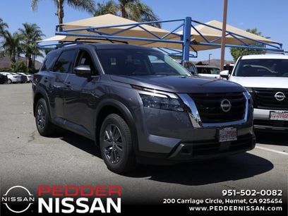 New 2025 Nissan Pathfinder SV