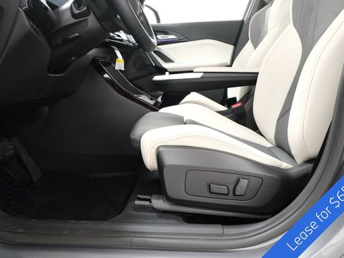Used 2025 BMW X2 xDrive28i w/ Technology Package AWD/4WD image 29