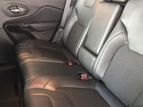 Used 2021 Jeep Cherokee Latitude Plus image 29