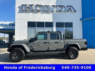 Used 2020 Jeep Gladiator Overland video 1