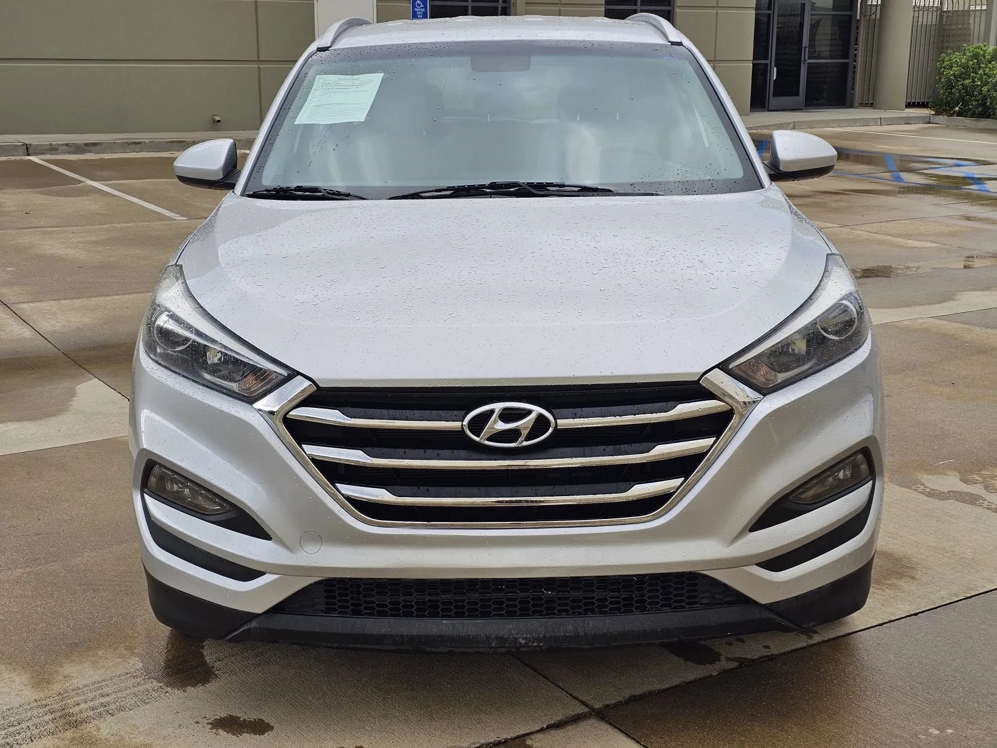 Used 2017 Hyundai Tucson SE w/ SE Popular Package 02 AWD/4WD image 2