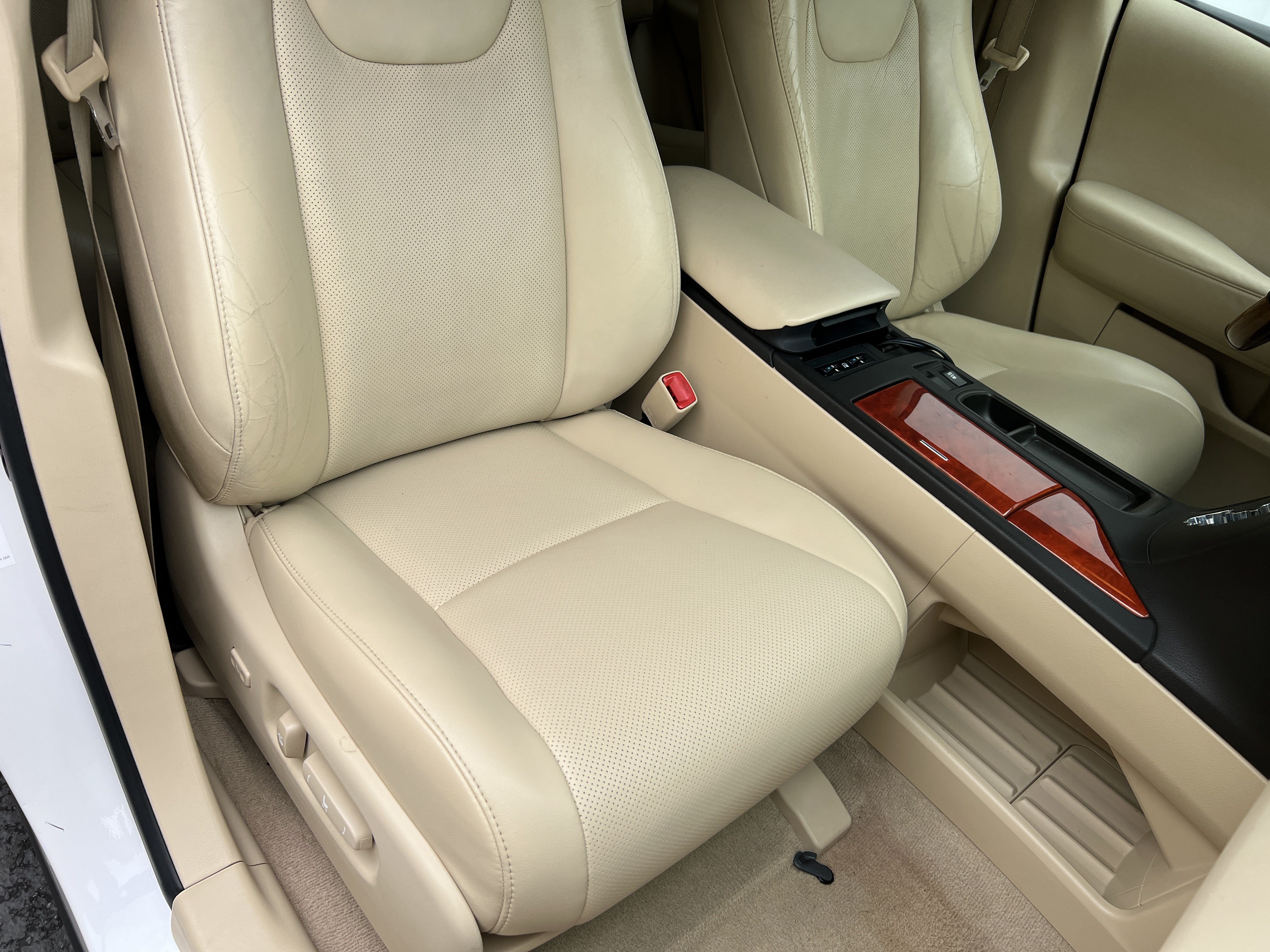 Used 2010 Lexus RX 350 2WD w/ Premium Pkg image 19