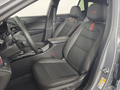 Used 2026 Chevrolet Trax RS w/ Sunroof Package FWD image 16