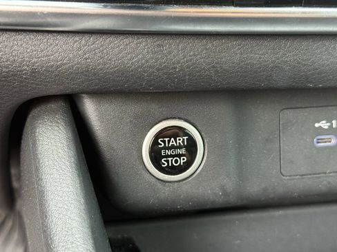 Used 2022 Nissan Rogue SV w/ SV Premium Package image 18