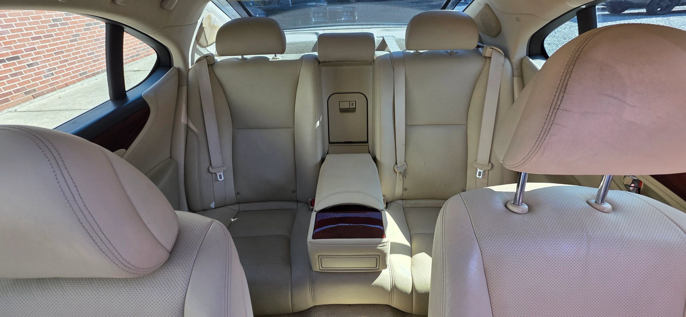 Used 2011 Lexus LS 460 w/ Luxury Value Edition RWD image 17