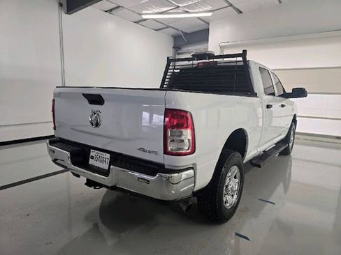 Used 2022 RAM 2500 Tradesman w/ Chrome Appearance Group AWD/4WD image 8